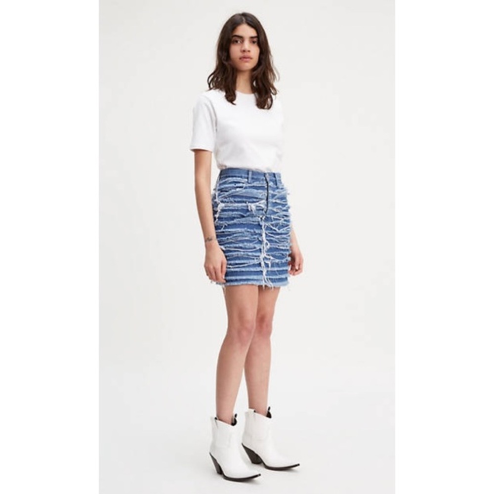 Levi’s High Rise Heritage Fringe Skirt 27